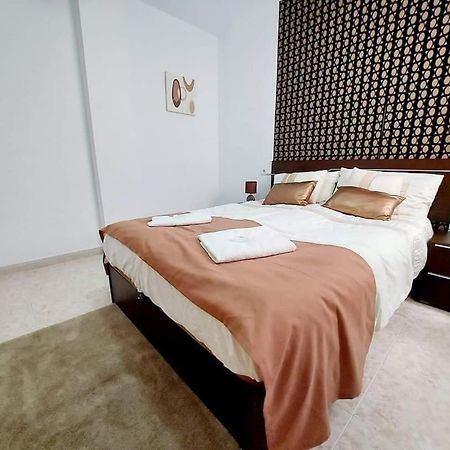 Mira Apartman Торевиеха Екстериор снимка